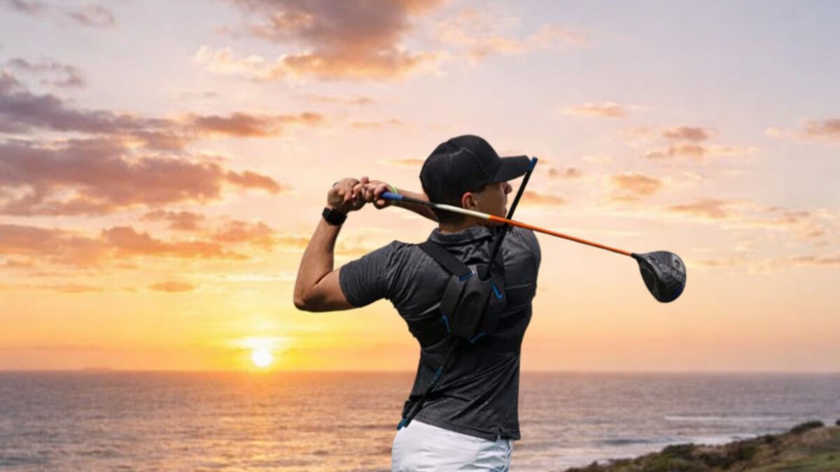 golfer using the Bakbon device to help with golf swing